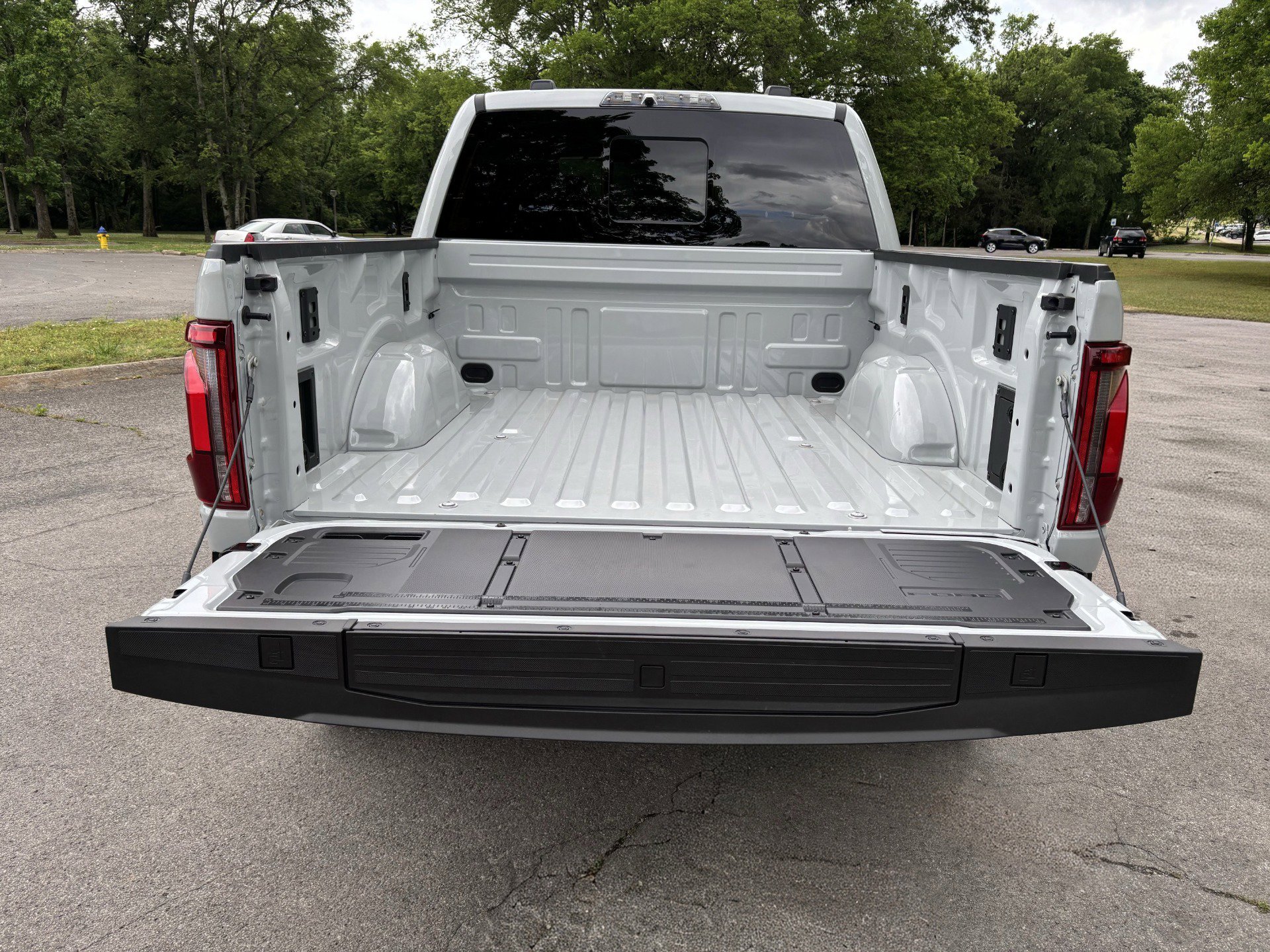 Used 2026 Ford F150 Raptor w/ Equipment Group 803A Raptor R AWD/4WD image 9