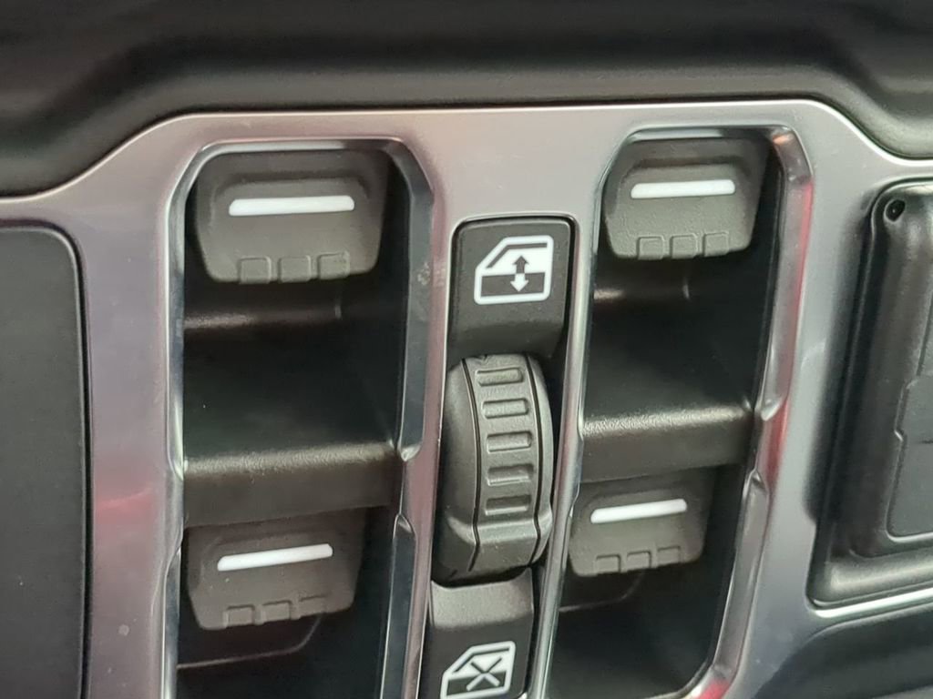 Used 2025 Jeep Gladiator Rubicon w/ Safety Group image 23