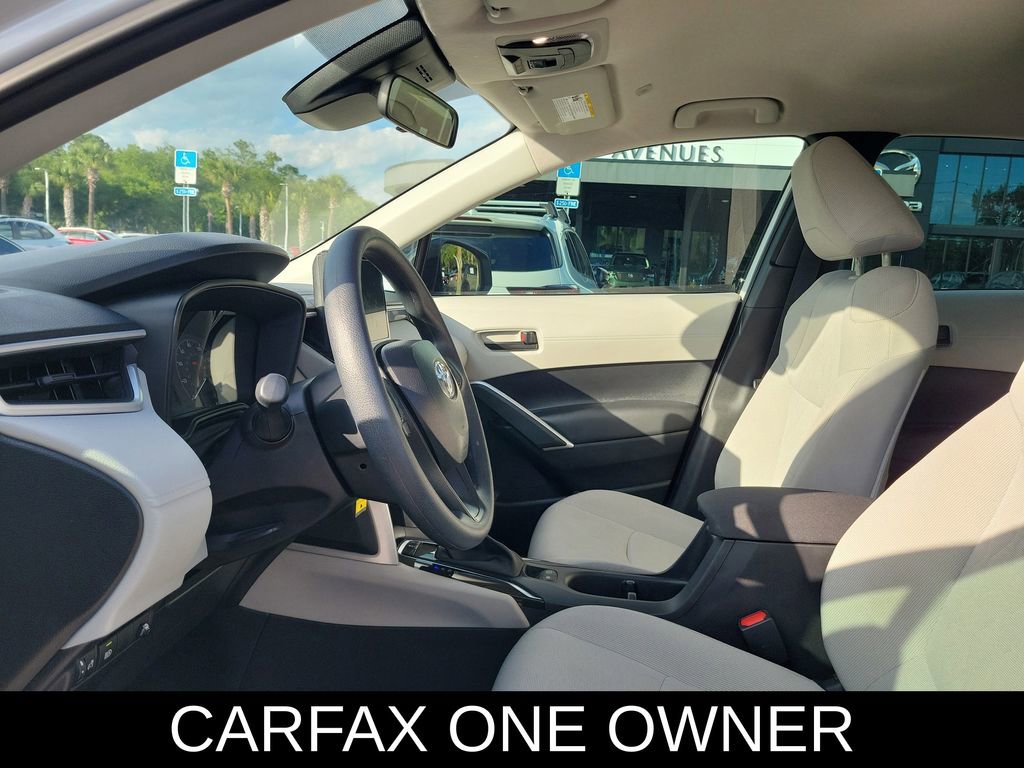 Used 2025 Toyota Corolla Cross L FWD image 3