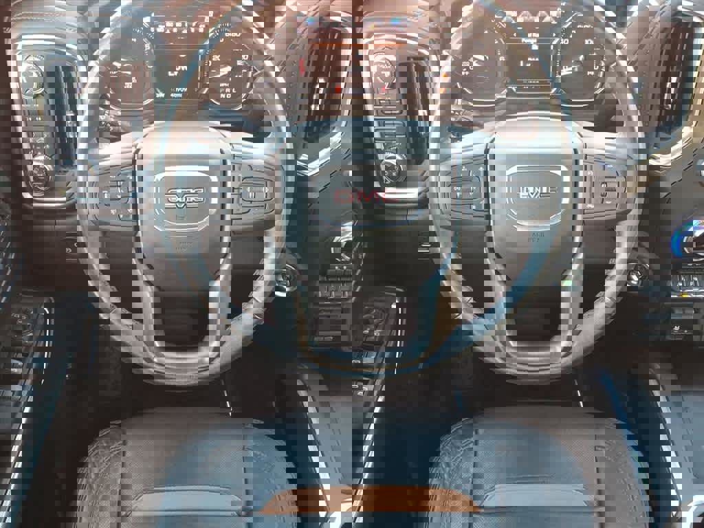 Used 2021 GMC Sierra 1500 AT4 w/ AT4 Premium Package image 9