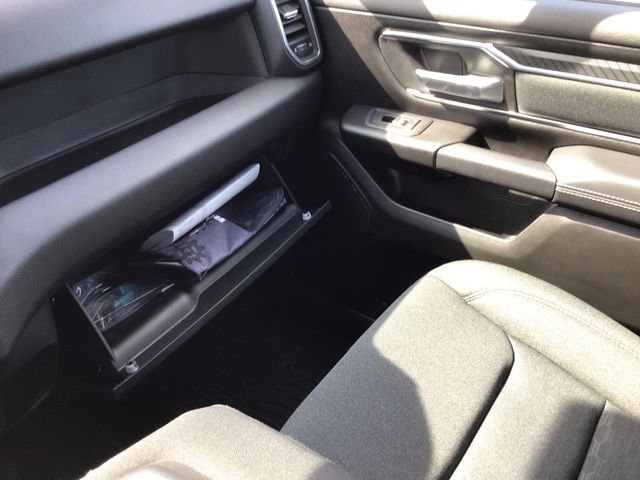 Used 2025 RAM 1500 Big Horn AWD/4WD image 34