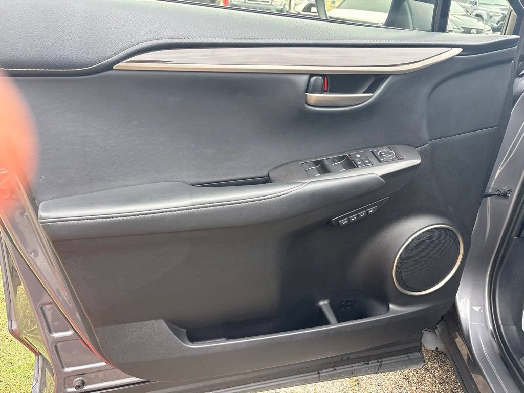Used 2015 Lexus NX 200t FWD w/ Luxury Package image 11