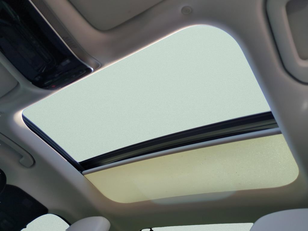 Used 2024 Mercedes-Benz E 350 4MATIC Sedan image 10