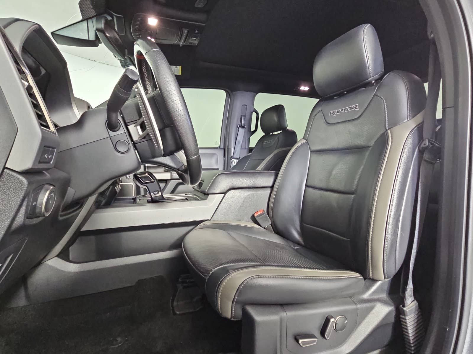 Used 2018 Ford F150 Raptor w/ Equipment Group 802A Luxury AWD/4WD image 13
