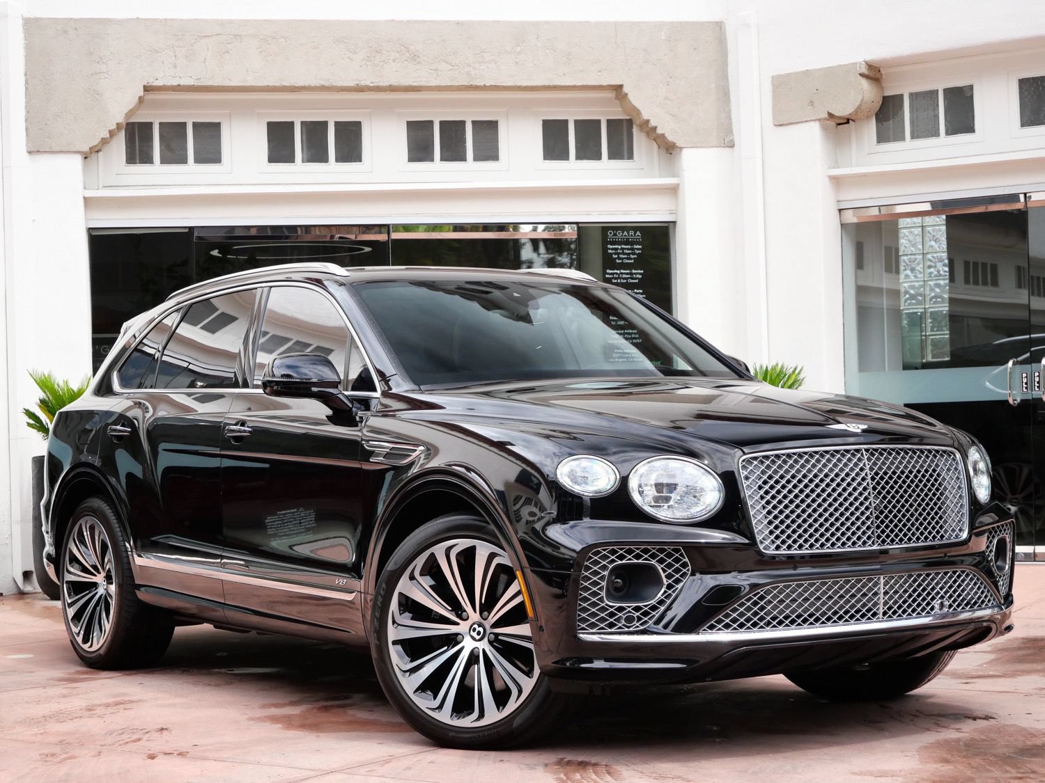 Used 2022 Bentley Bentayga AWD/4WD image 1