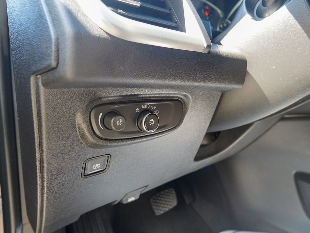 Used 2019 GMC Terrain SLE w/ Driver Convenience Package FWD image 16