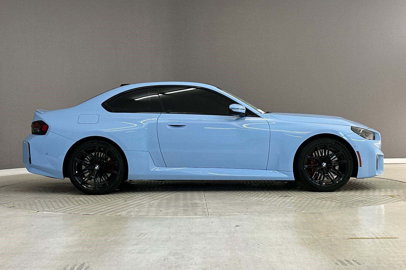 Used 2023 BMW M2 w/ Lighting Package RWD image 8