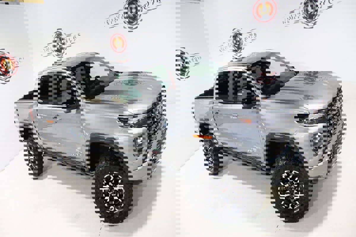 Used 2023 GMC Canyon AT4X image 7