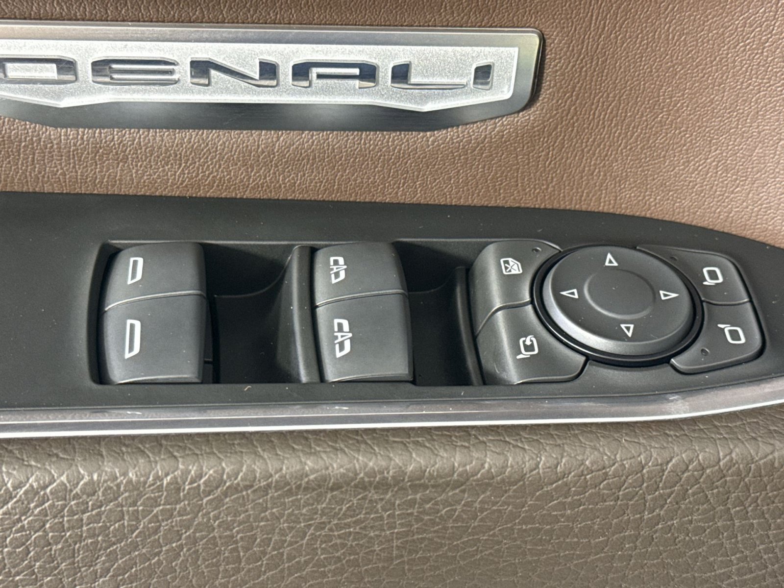 Used 2024 GMC Sierra 1500 Denali w/ Denali Reserve Package AWD/4WD image 15