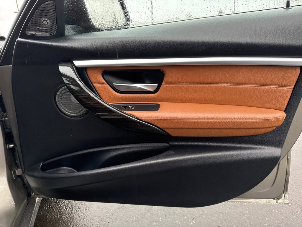 Used 2017 BMW 330i xDrive Wagon w/ Premium Package image 27