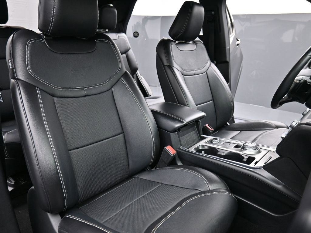 Used 2020 Ford Explorer ST w/ Premium Technology Package image 21