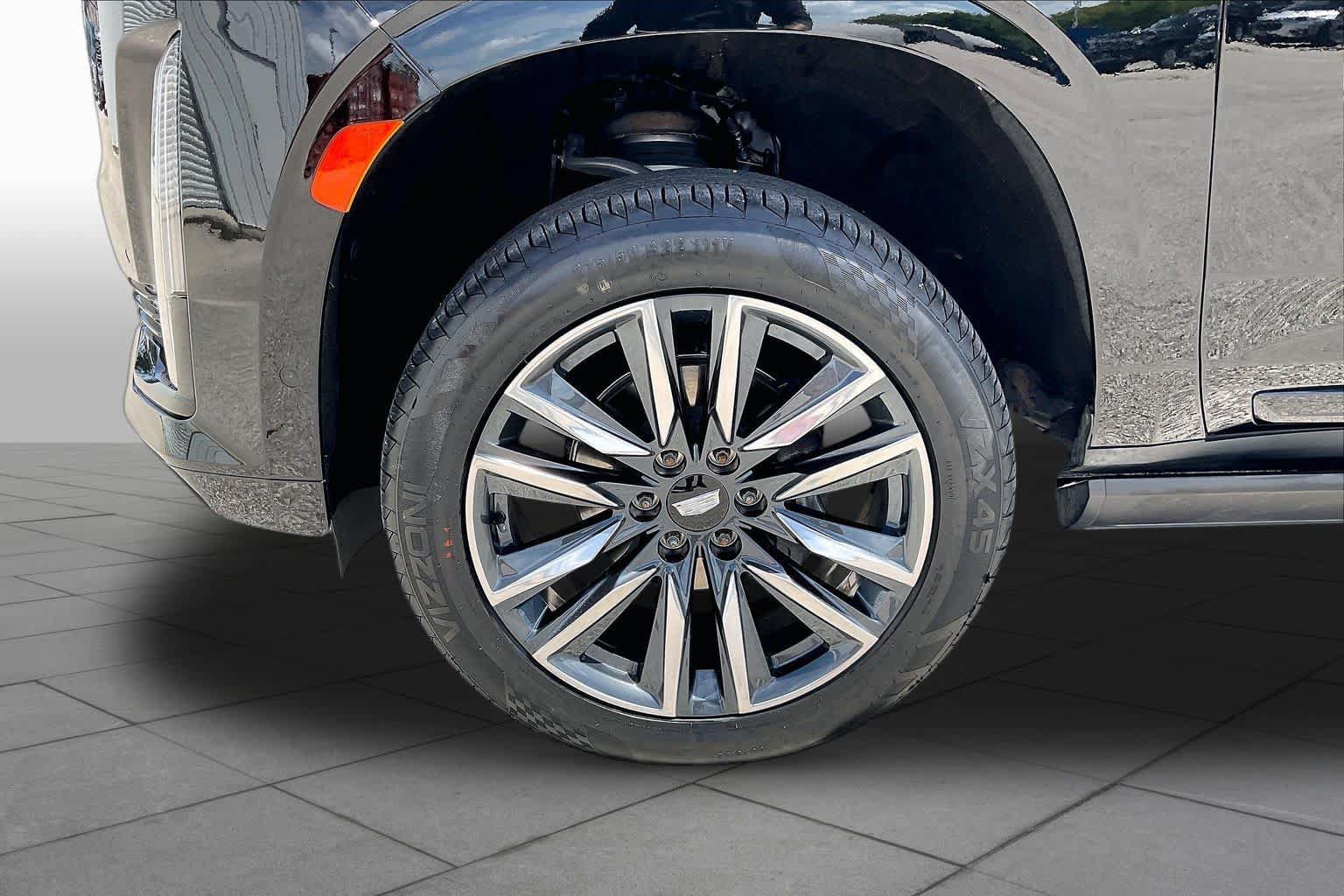 Used 2021 Cadillac Escalade ESV Sport Platinum AWD/4WD image 11