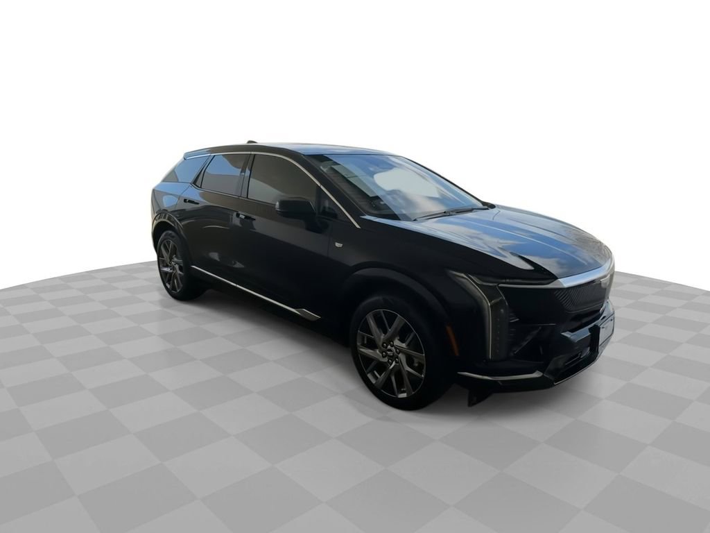Certified 2025 Cadillac Optiq Luxury 2 w/ LPO, Floor Liner Package image 2