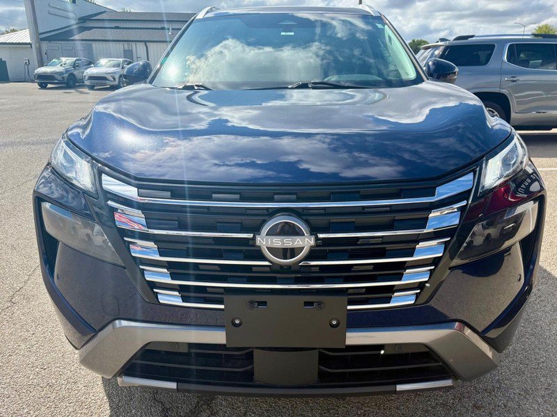 Used 2024 Nissan Rogue SL w/ SL Premium Package FWD image 2