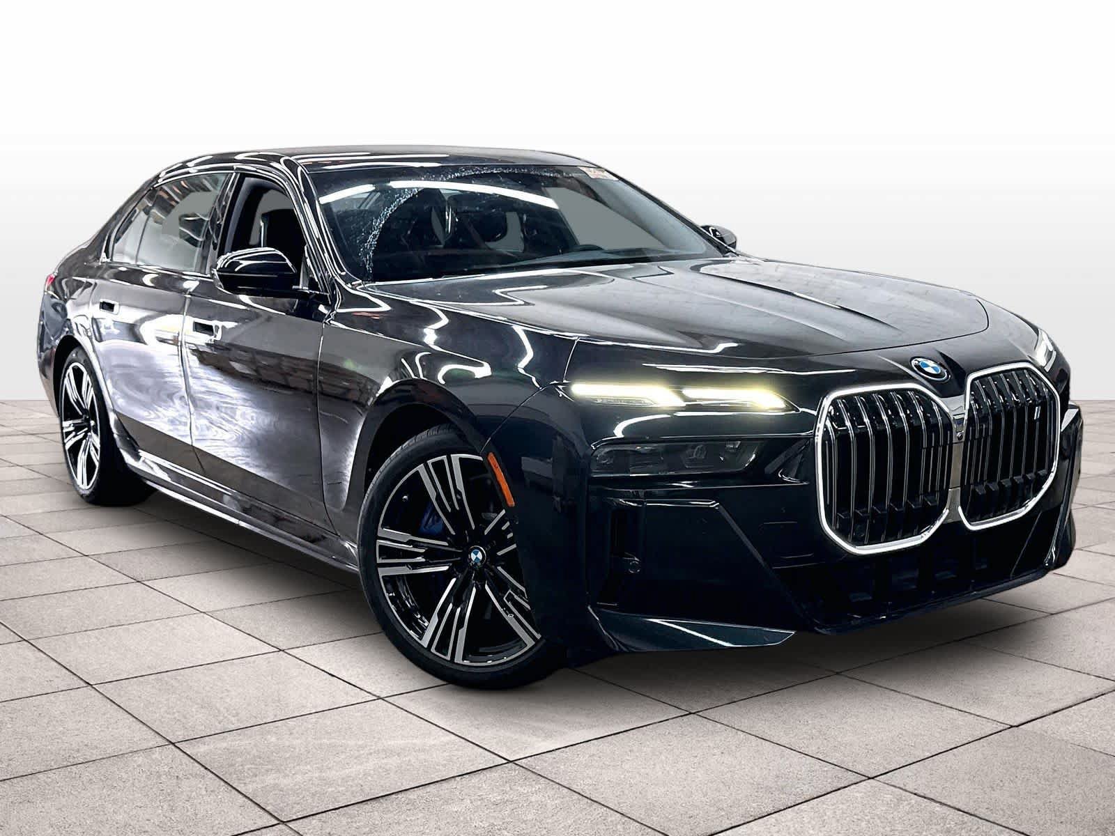 Used 2023 BMW i7 xDrive60 AWD/4WD image 2