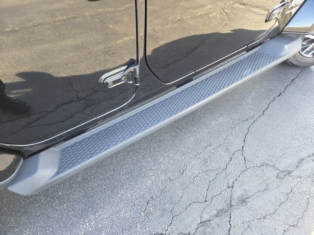 Used 2024 Jeep Wrangler Sahara image 14