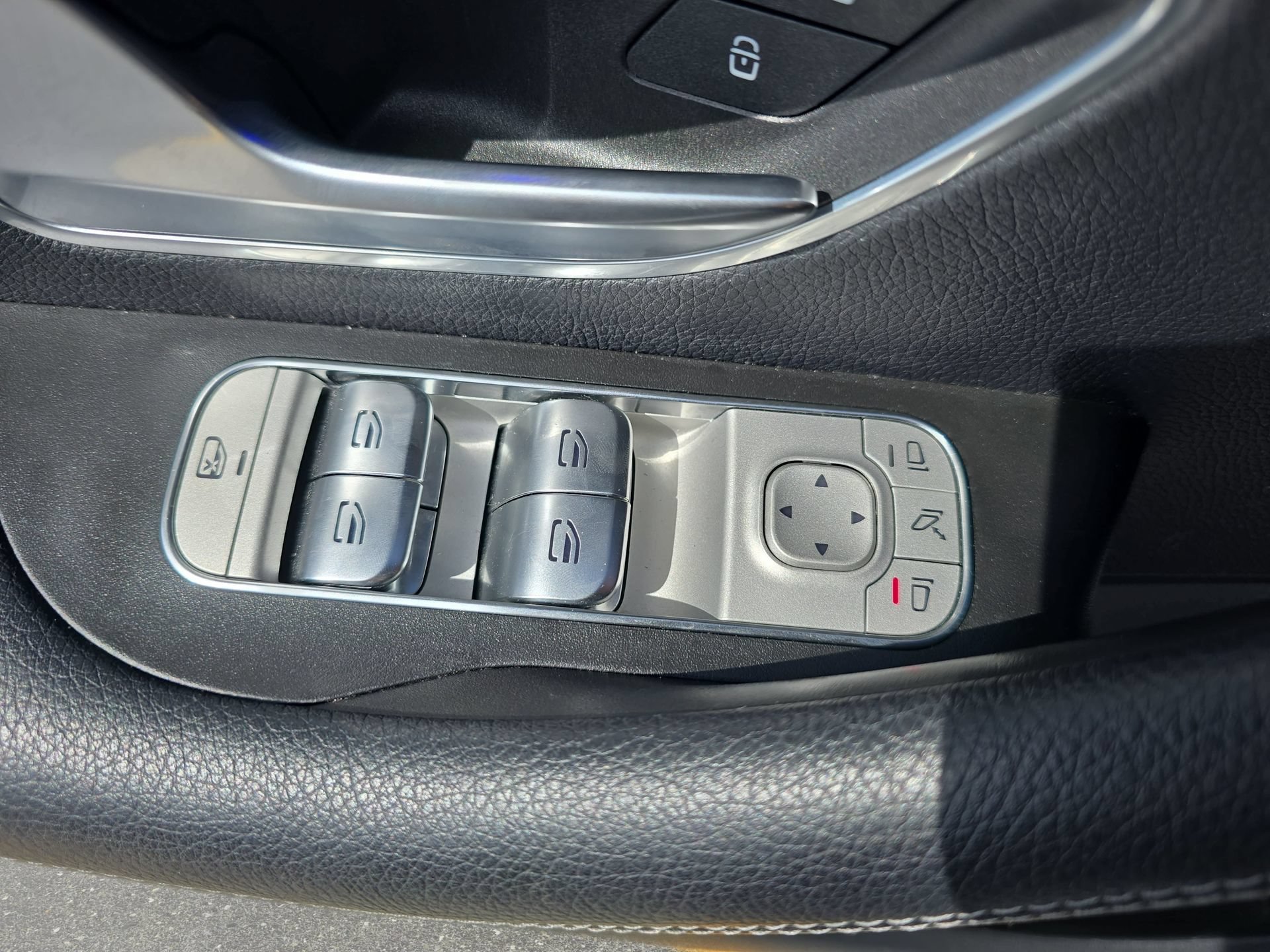 Used 2024 Mercedes-Benz GLE 450 4MATIC image 27