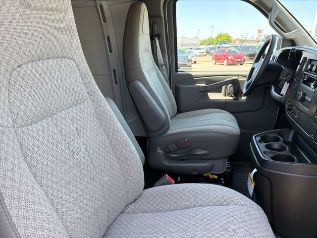 New 2026 GMC Savana 2500 w/ Driver Convenience Package RWD image 21