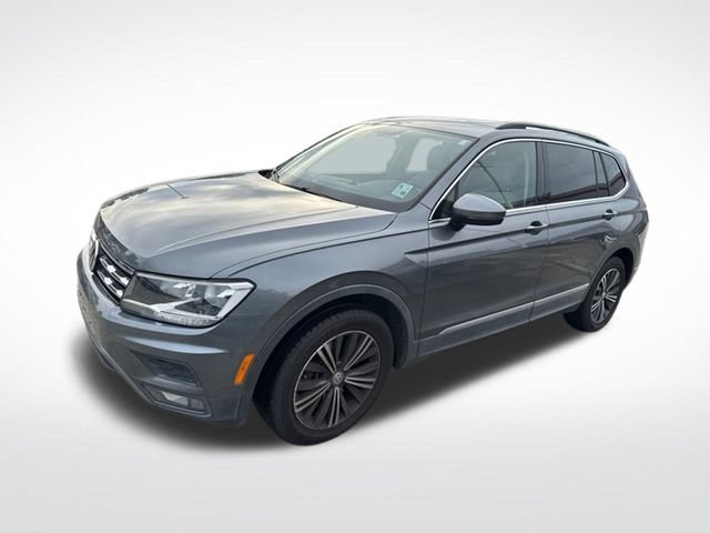 Used 2018 Volkswagen Tiguan SE w/ 18" Alloy Wheels Package FWD image 3