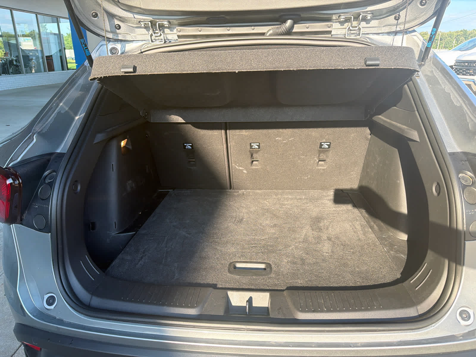 Used 2025 Chevrolet Trax RS w/ Sunroof Package FWD image 27
