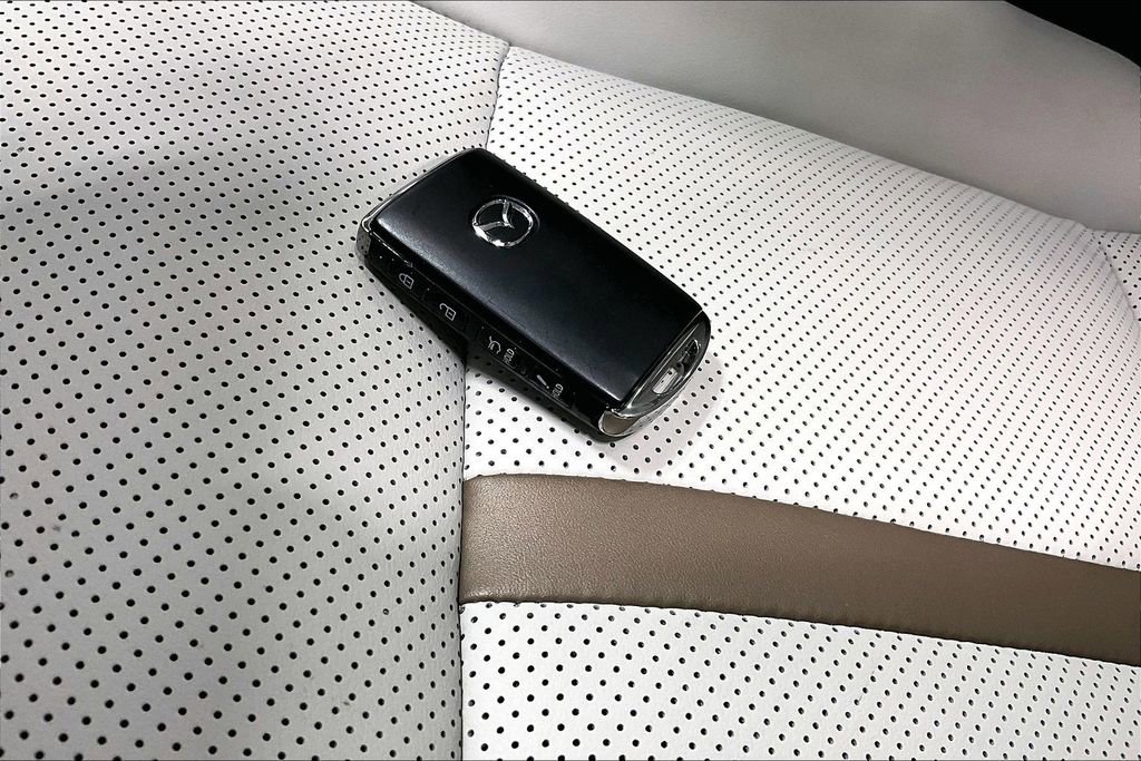 Used 2025 MAZDA CX-90 Plug-In Hybrid w/ Premium Plus image 13