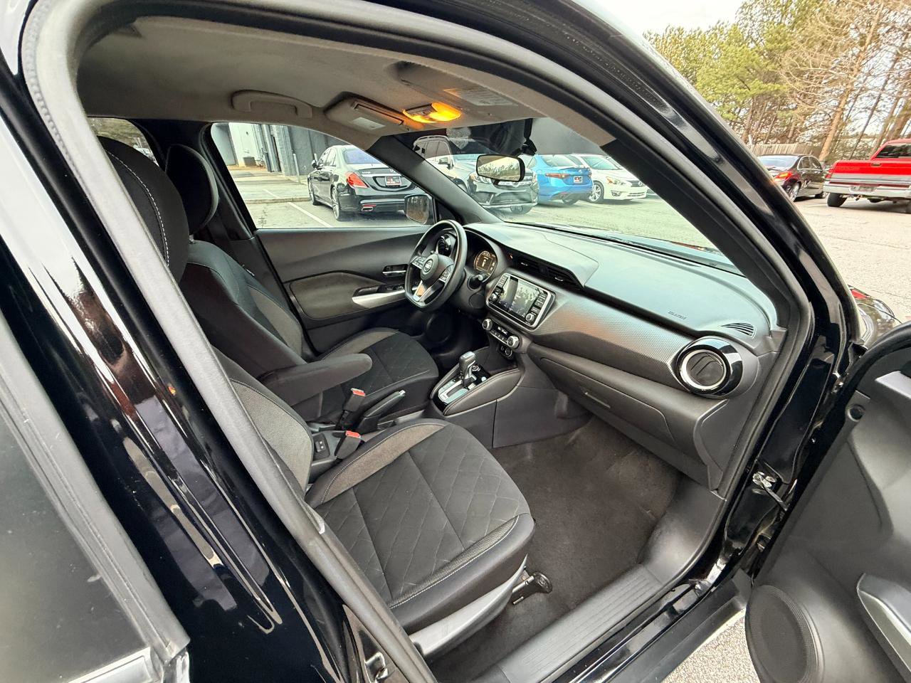 Used 2018 Nissan Kicks SV image 14
