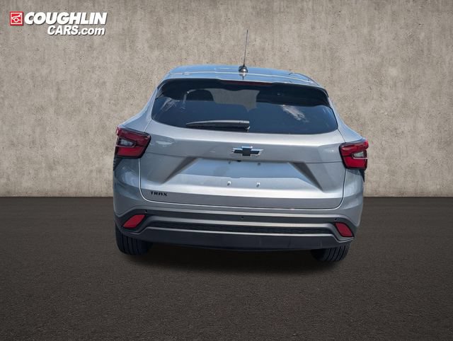 New 2026 Chevrolet Trax LS w/ LS Convenience Package FWD image 6