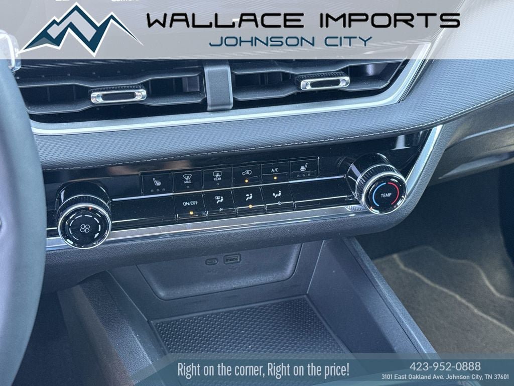Used 2025 Chevrolet Equinox LT w/ Safety and Technology Package AWD/4WD image 25