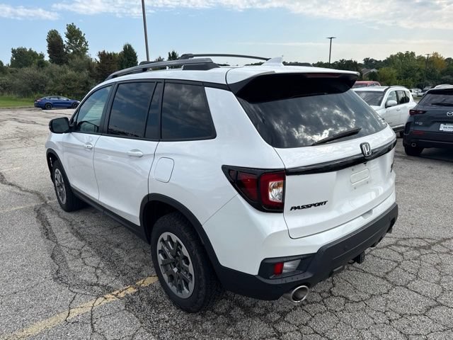 Used 2025 Honda Passport TrailSport image 4