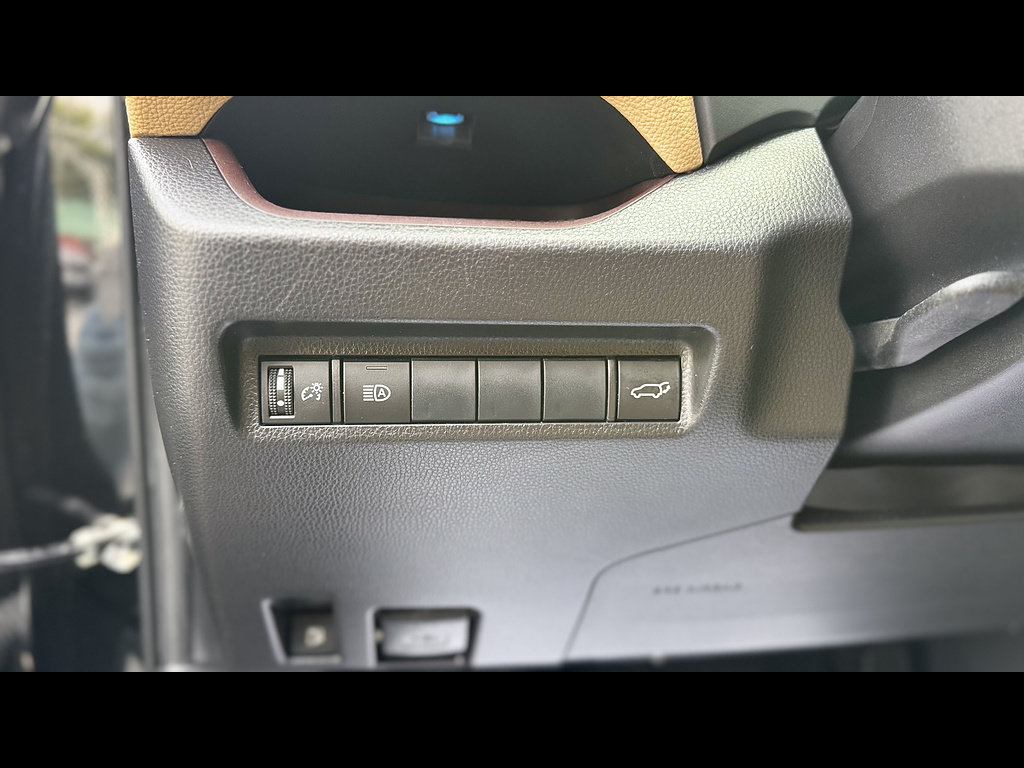 Used 2019 Toyota RAV4 Limited w/ Carpet Mat Package AWD/4WD image 23