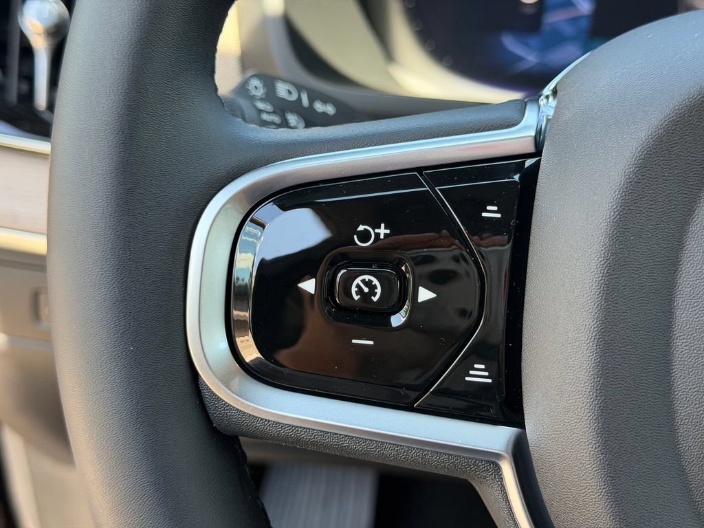 New 2026 Volvo XC90 T8 Plus AWD/4WD image 20