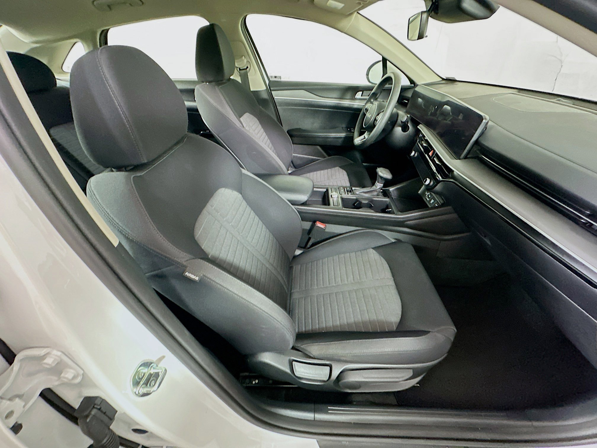 Used 2025 Kia K5 LXS FWD image 29