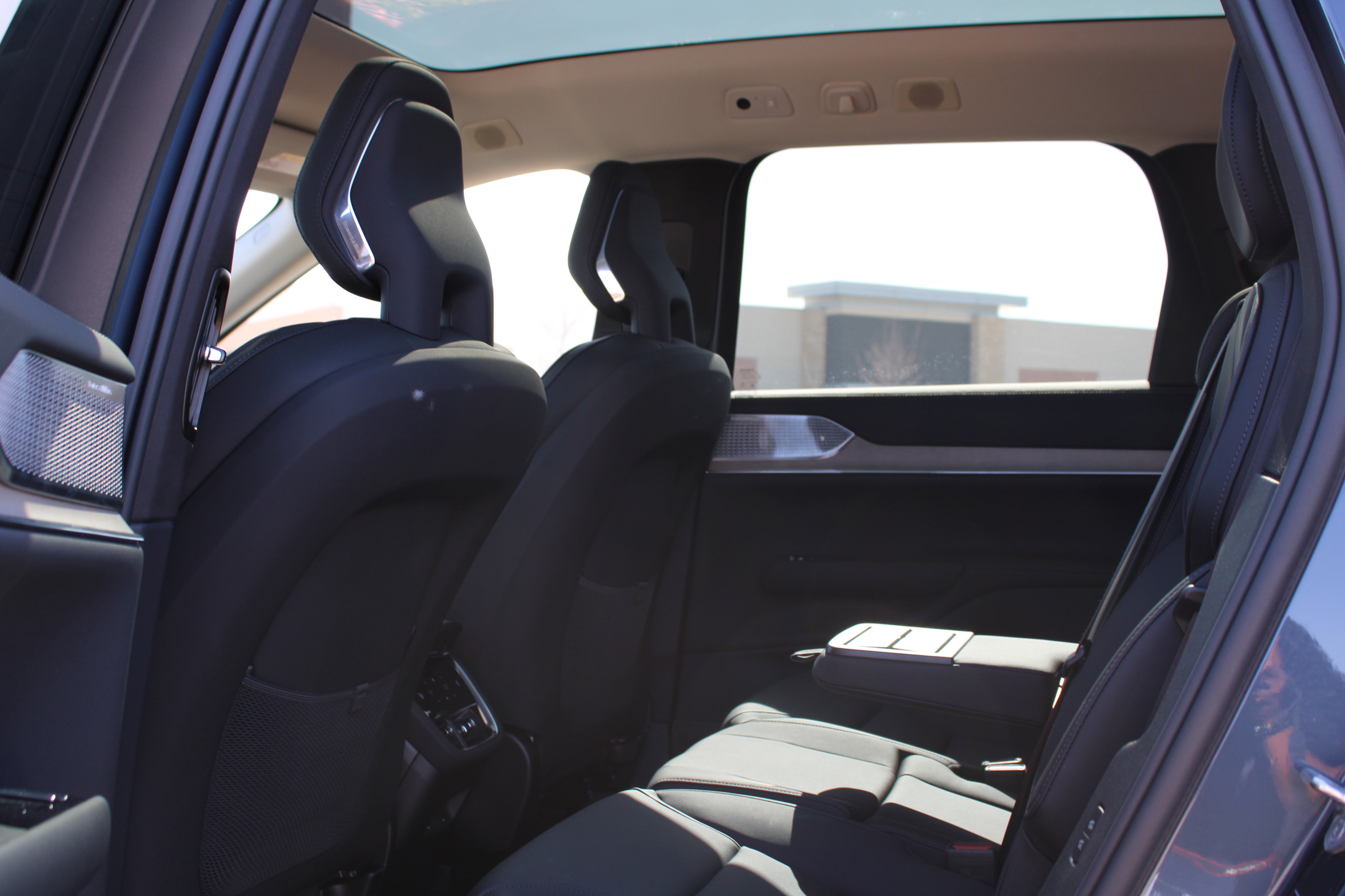 New 2025 Volvo EX90 Ultra image 27