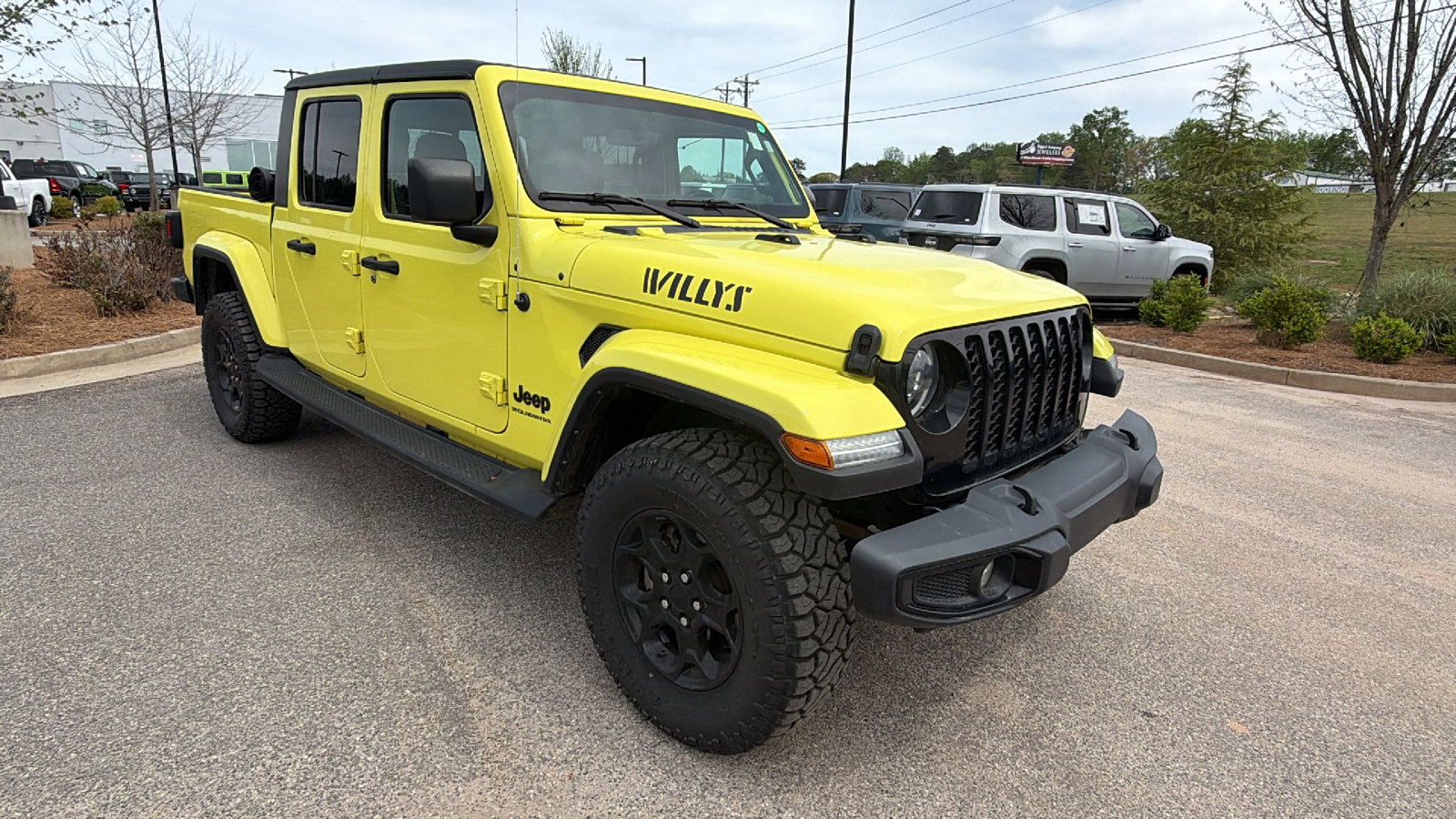 Used 2023 Jeep Gladiator Willys AWD/4WD image 5