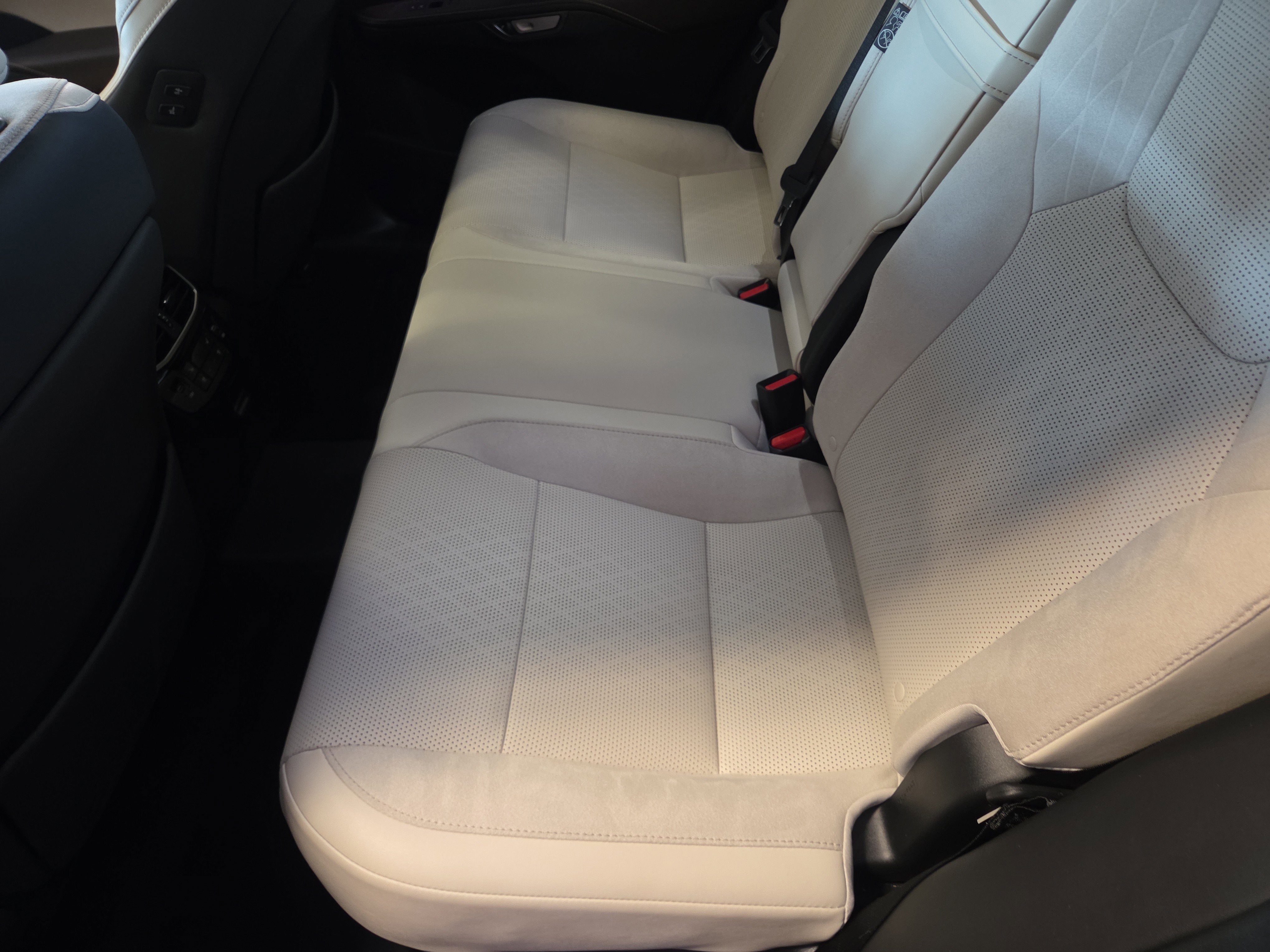 Certified 2025 Lexus RX 450h AWD w/ Convenience Package image 21