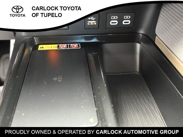 Used 2026 Toyota Camry SE FWD image 14