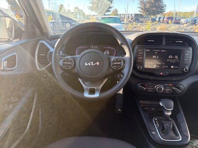 Certified 2024 Kia Soul LX w/ LX Technology Package FWD image 15