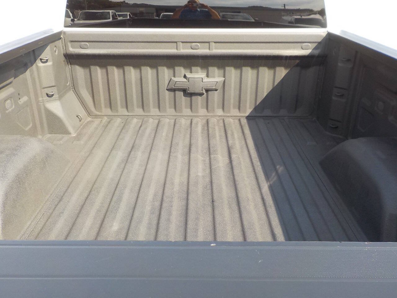 Used 2021 Chevrolet Silverado 1500 LT w/ Fleet Comfort Package AWD/4WD image 5