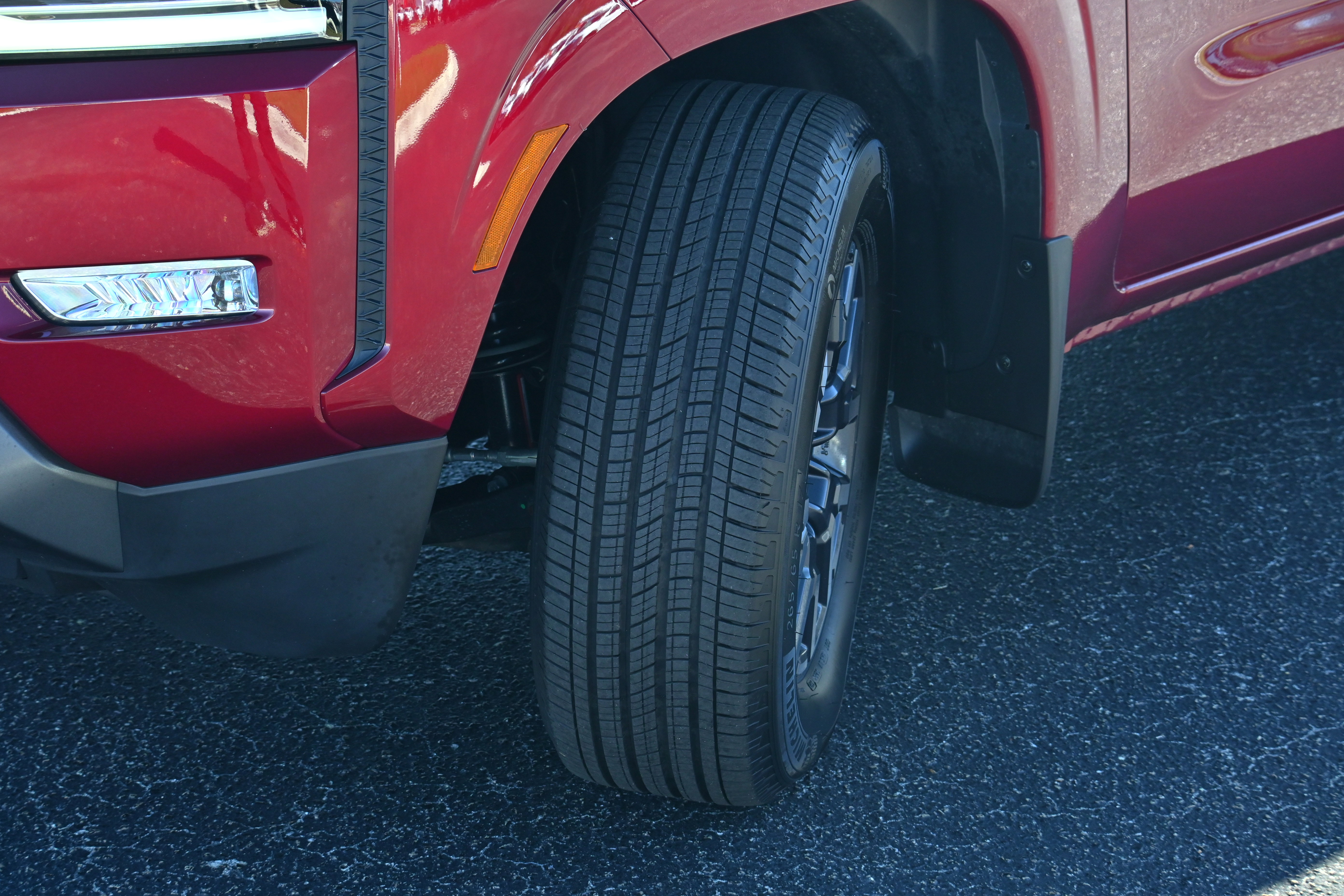 Used 2024 Nissan Frontier SL w/ Technology Package image 32