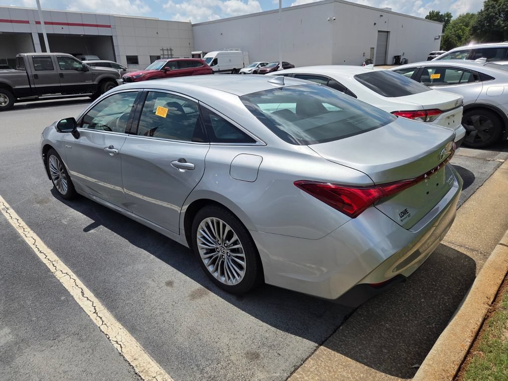 Used 2021 Toyota Avalon Limited w/ Advanced Safety Package FWD image 7