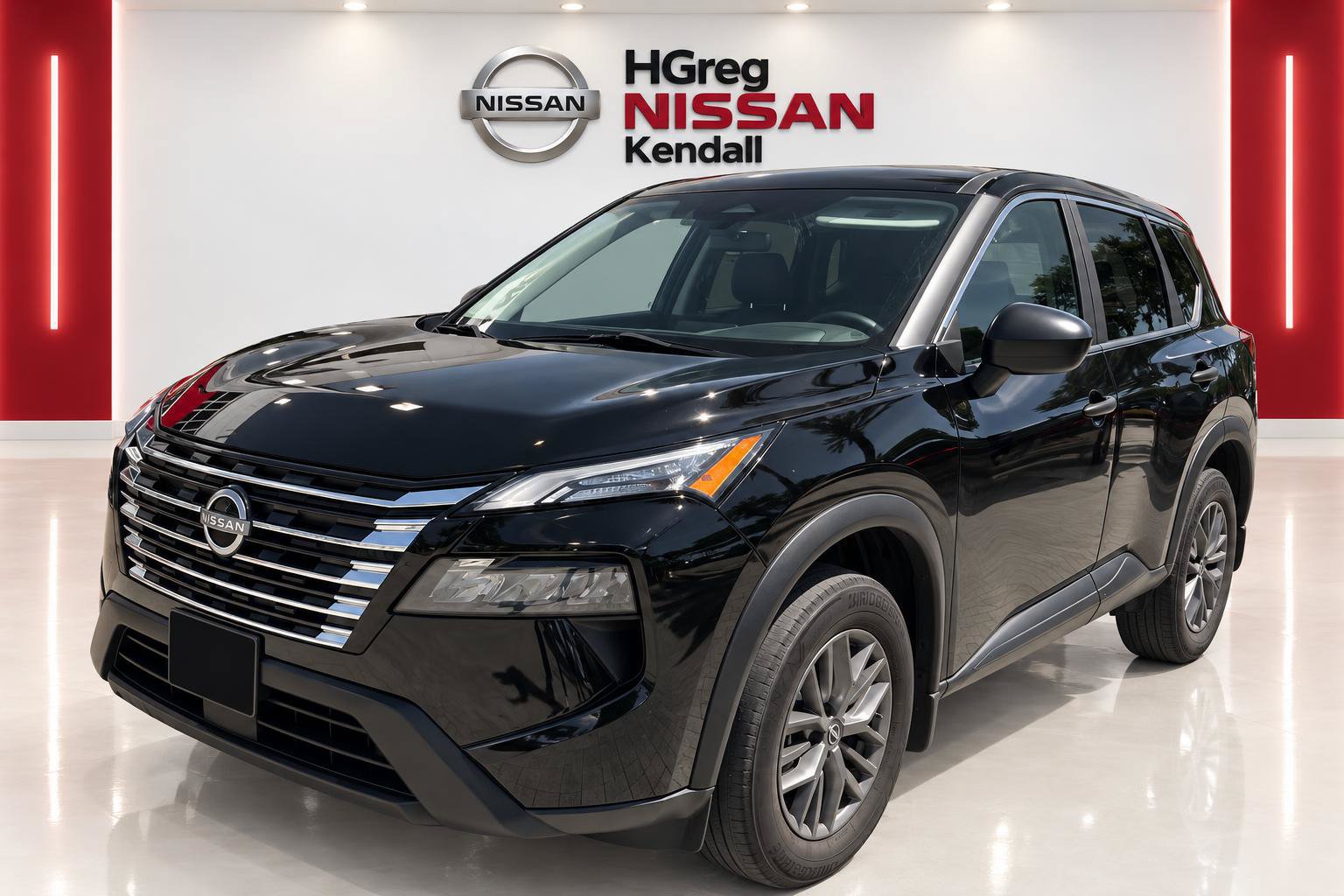 Used 2024 Nissan Rogue S FWD image 3