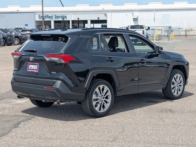 Used 2023 Toyota RAV4 XLE Premium FWD image 5