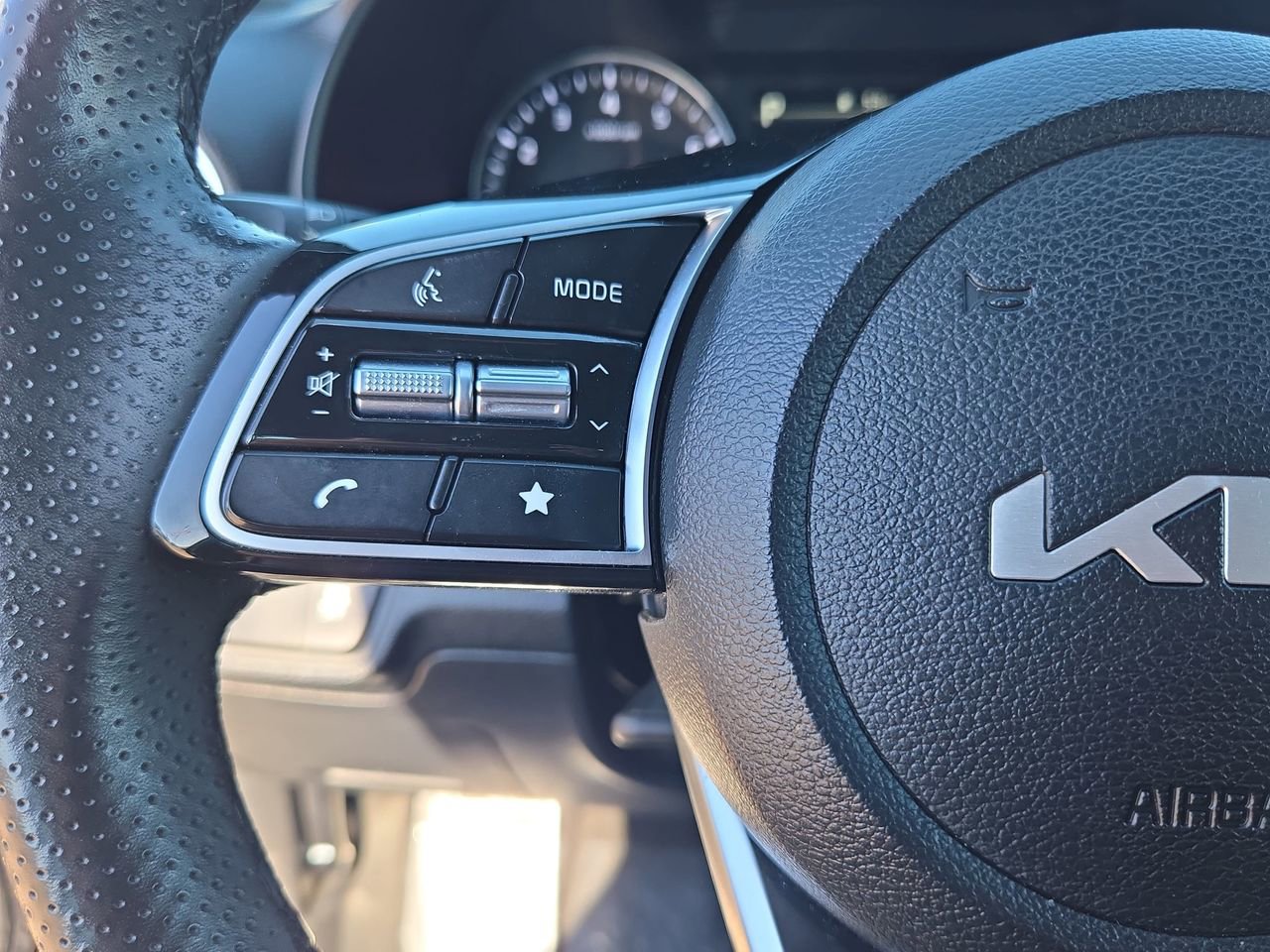 Used 2024 Kia Forte GT-Line image 16