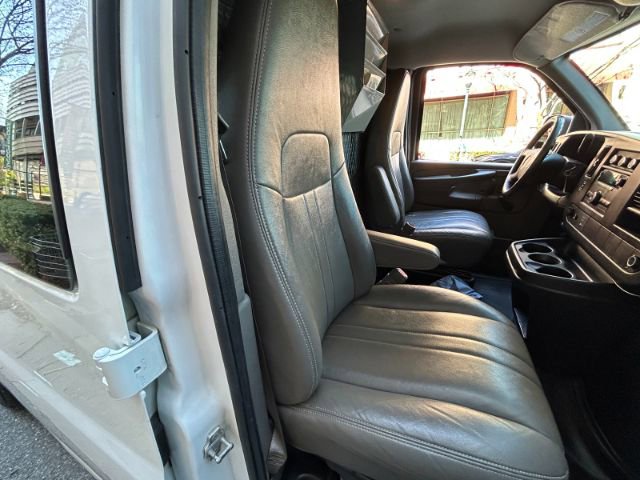 Used 2013 GMC Savana 3500 image 26