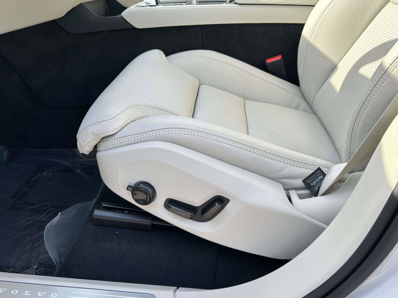 New 2026 Volvo XC90 B6 Ultra w/ Protection Package AWD/4WD image 19