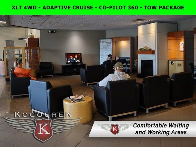 Used 2022 Ford Explorer XLT image 31