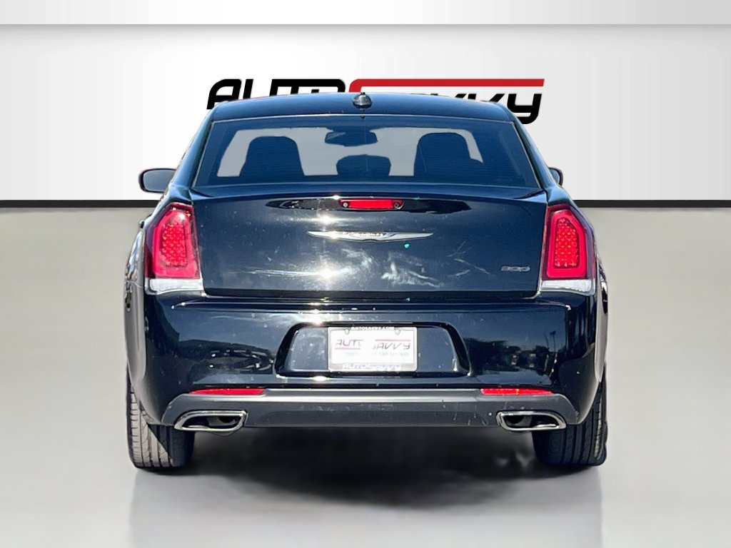Used 2020 Chrysler 300 Touring w/ Sport Appearance Package RWD image 6