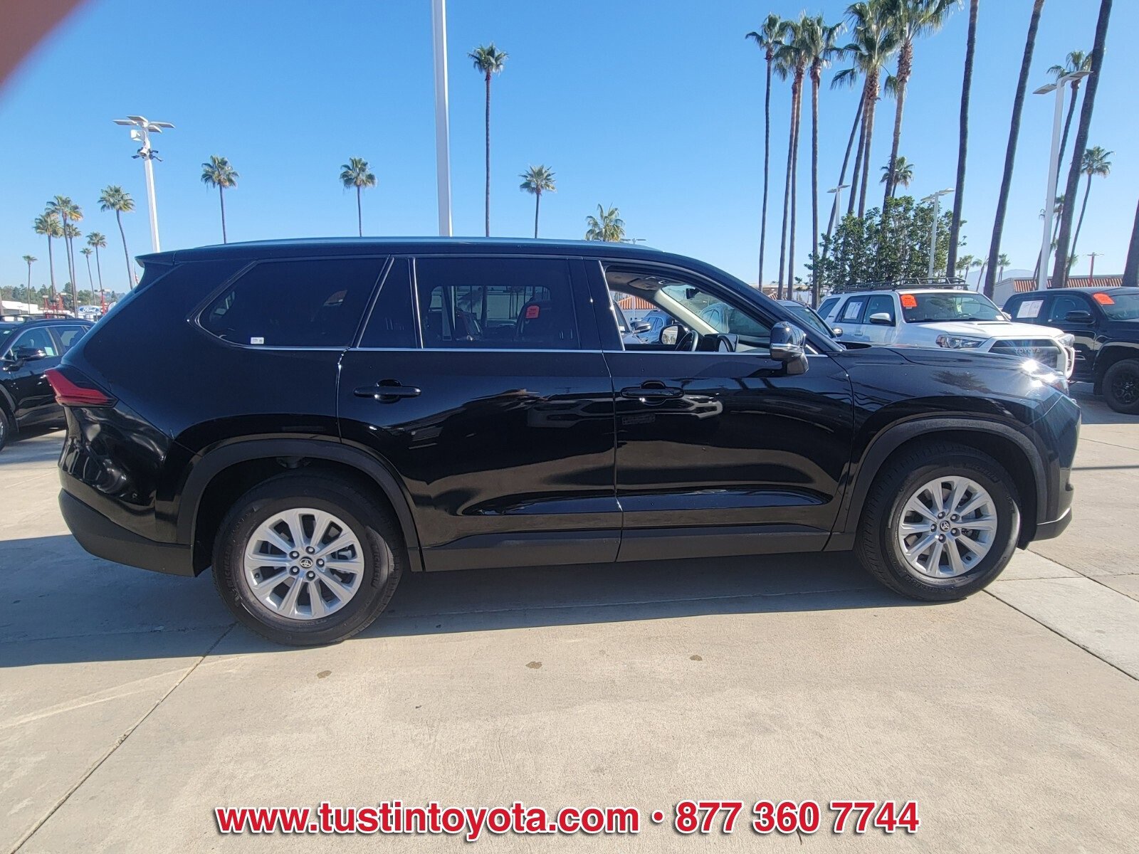 Certified 2024 Toyota Grand Highlander XLE image 3