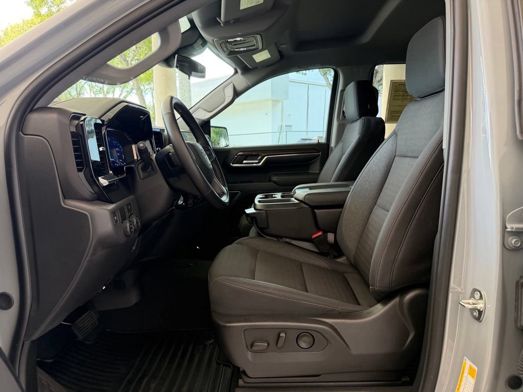 Used 2024 Chevrolet Silverado 1500 RST RWD image 6