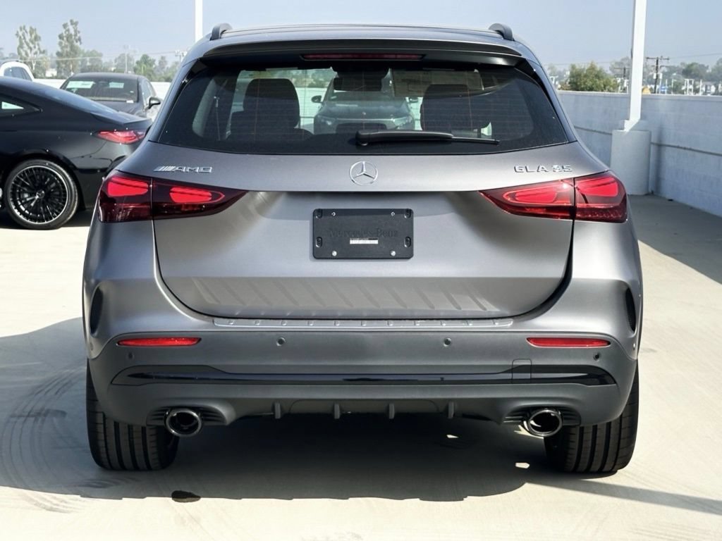 Used 2025 Mercedes-Benz GLA 35 AMG 4MATIC image 9